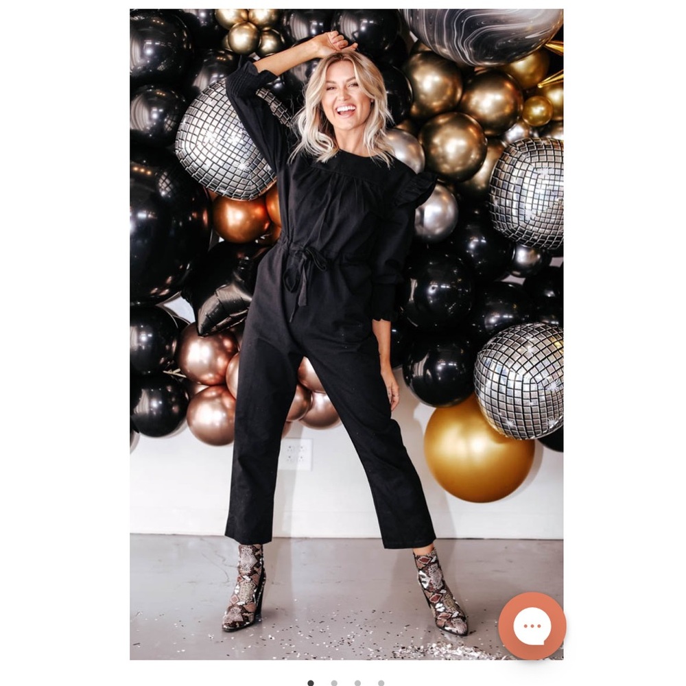 Vestique Ruffle Jumper